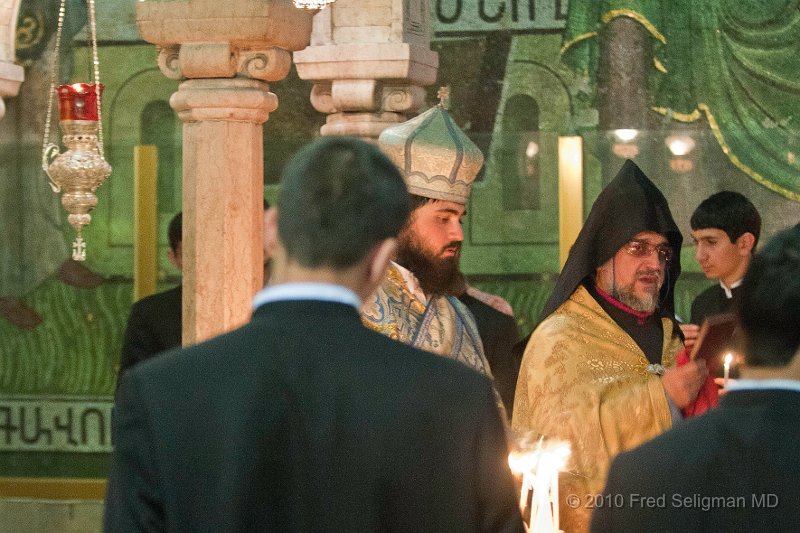 20100410_111143 D300.jpg - Prayers by clergy with candlelight